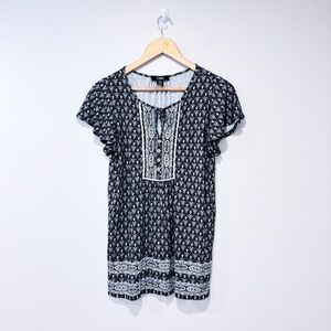 DALIA Black and white floral t-shirt